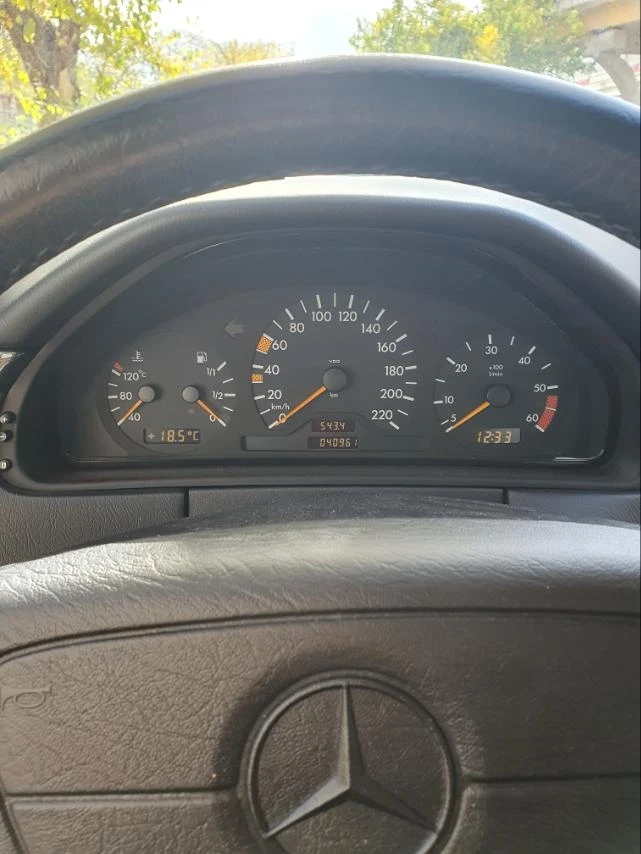 Mercedes-Benz E 250 W210 на реални 42000км - изображение 5