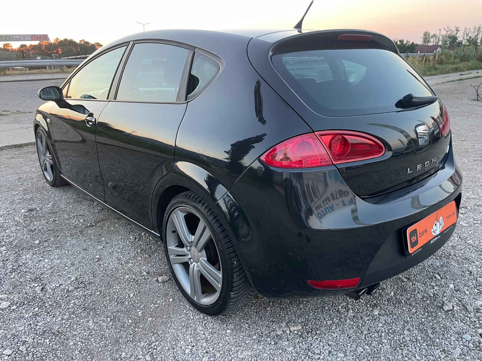 Seat Leon FR-2.0TDI-170-ITALIA - изображение 10