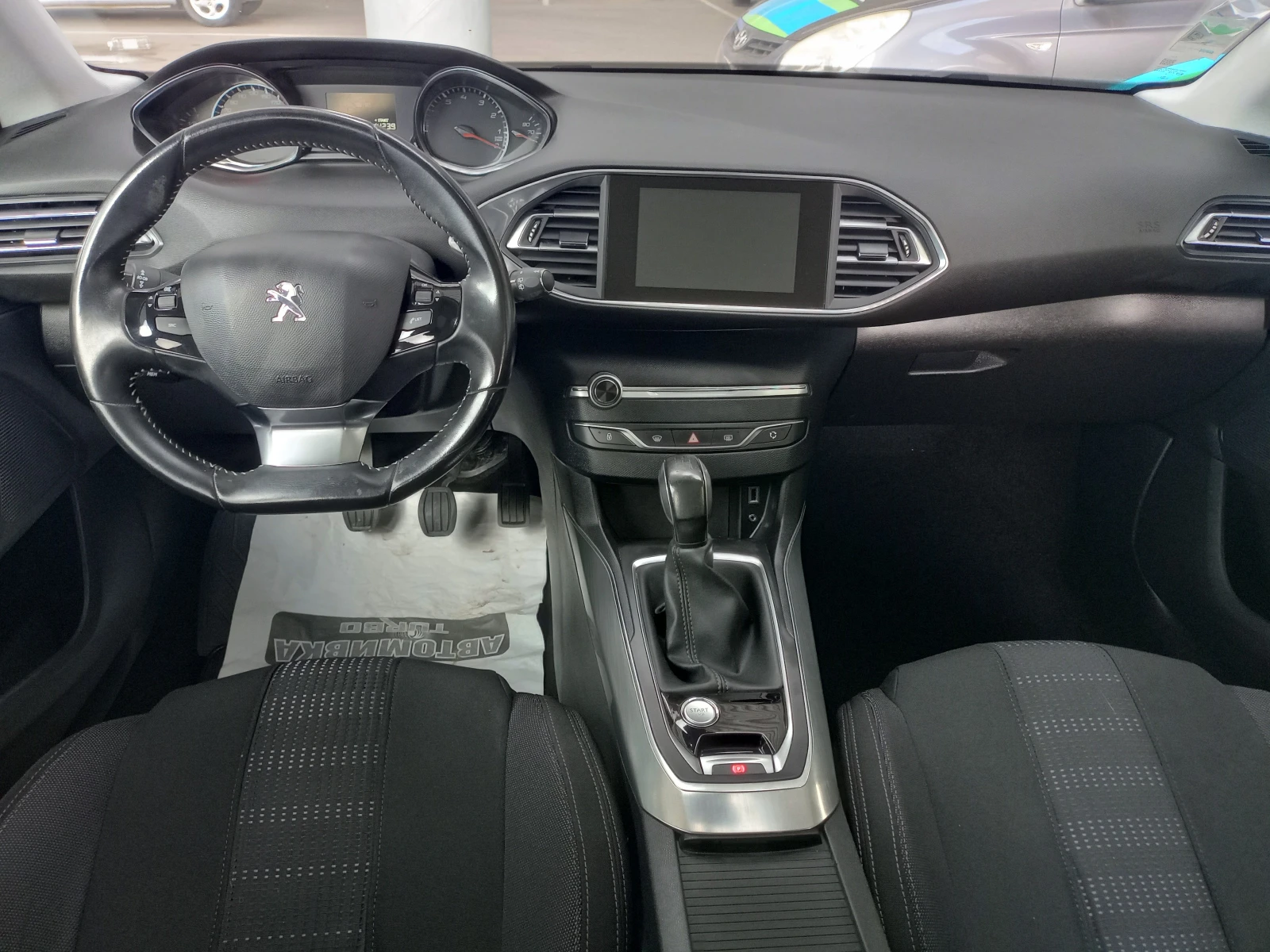 Peugeot 308 1.2 e-THP* PANORAMA* CAMERA* LED* NAVI* Keyless - изображение 9