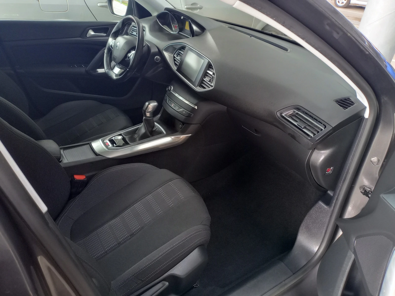 Peugeot 308 1.2 e-THP* PANORAMA* CAMERA* LED* NAVI* Keyless | Mobile.bg   11