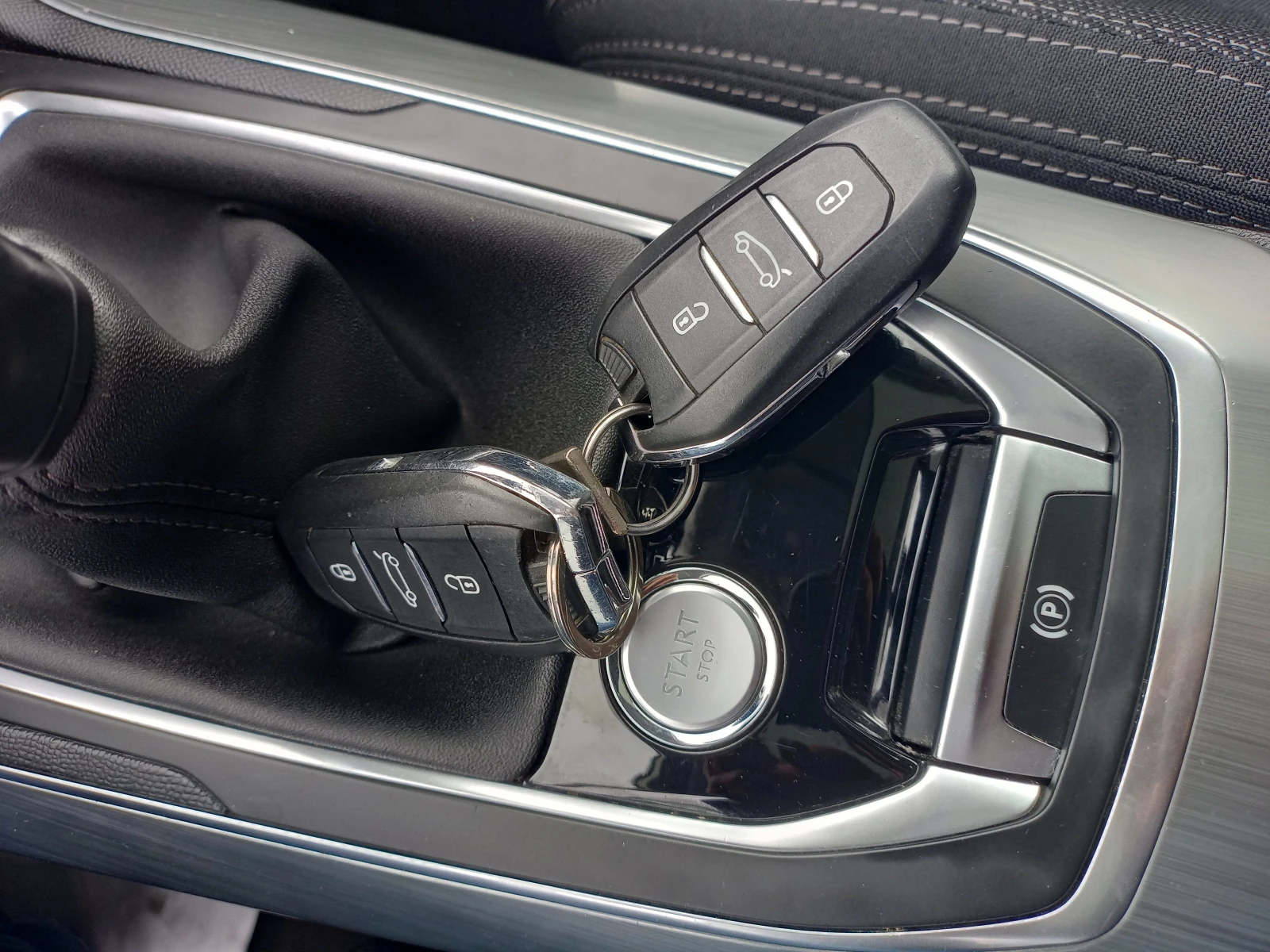 Peugeot 308 1.2 e-THP* PANORAMA* CAMERA* LED* NAVI* Keyless | Mobile.bg   16