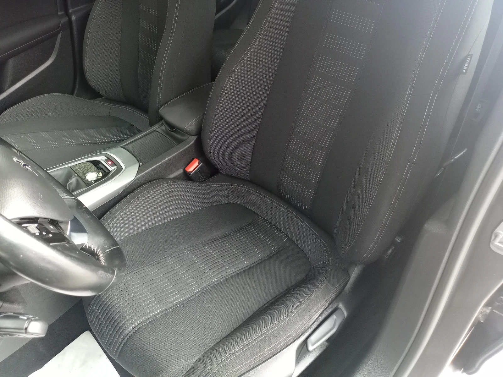 Peugeot 308 1.2 e-THP* PANORAMA* CAMERA* LED* NAVI* Keyless - изображение 6