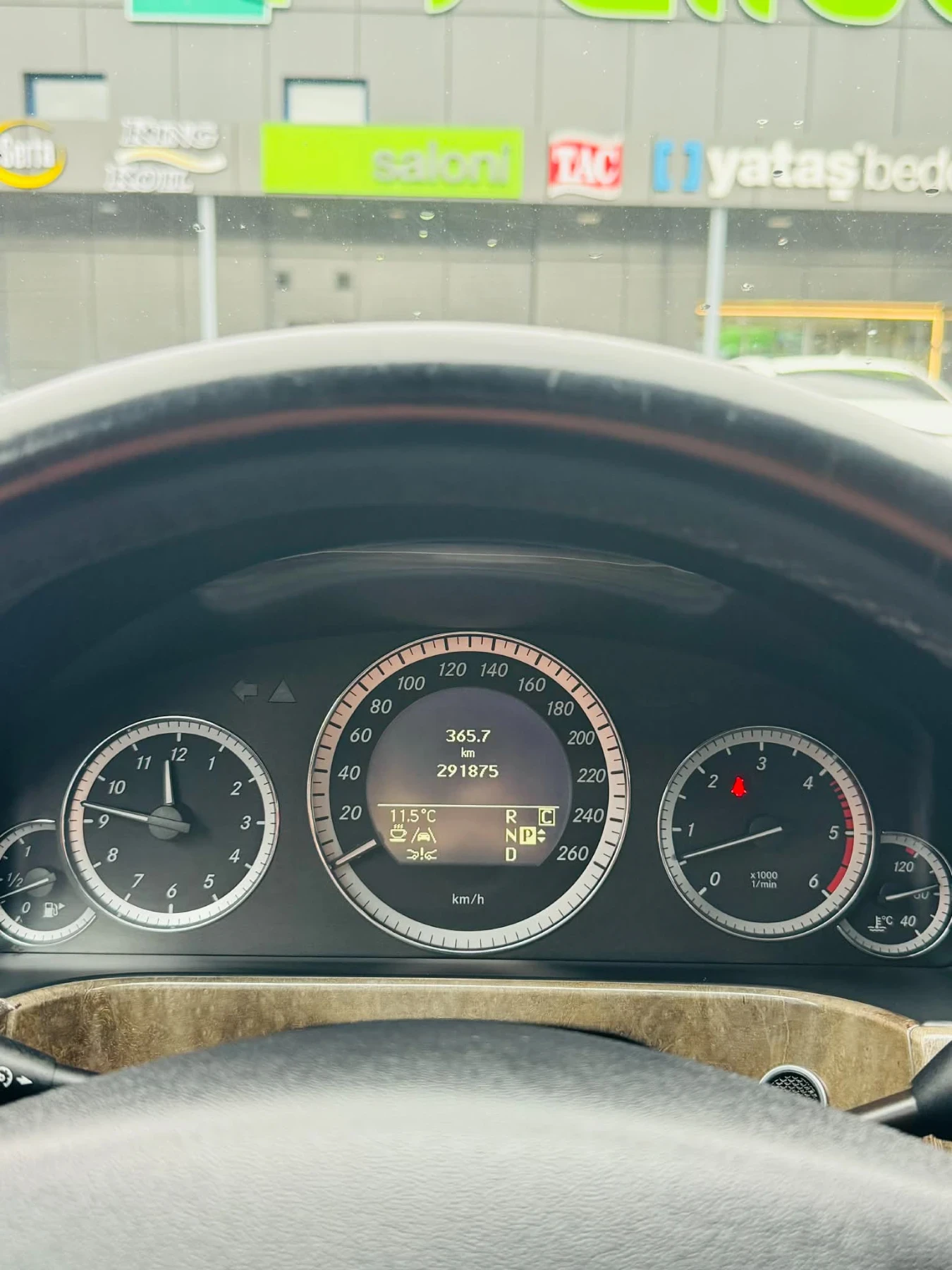 Mercedes-Benz E 350  - изображение 6