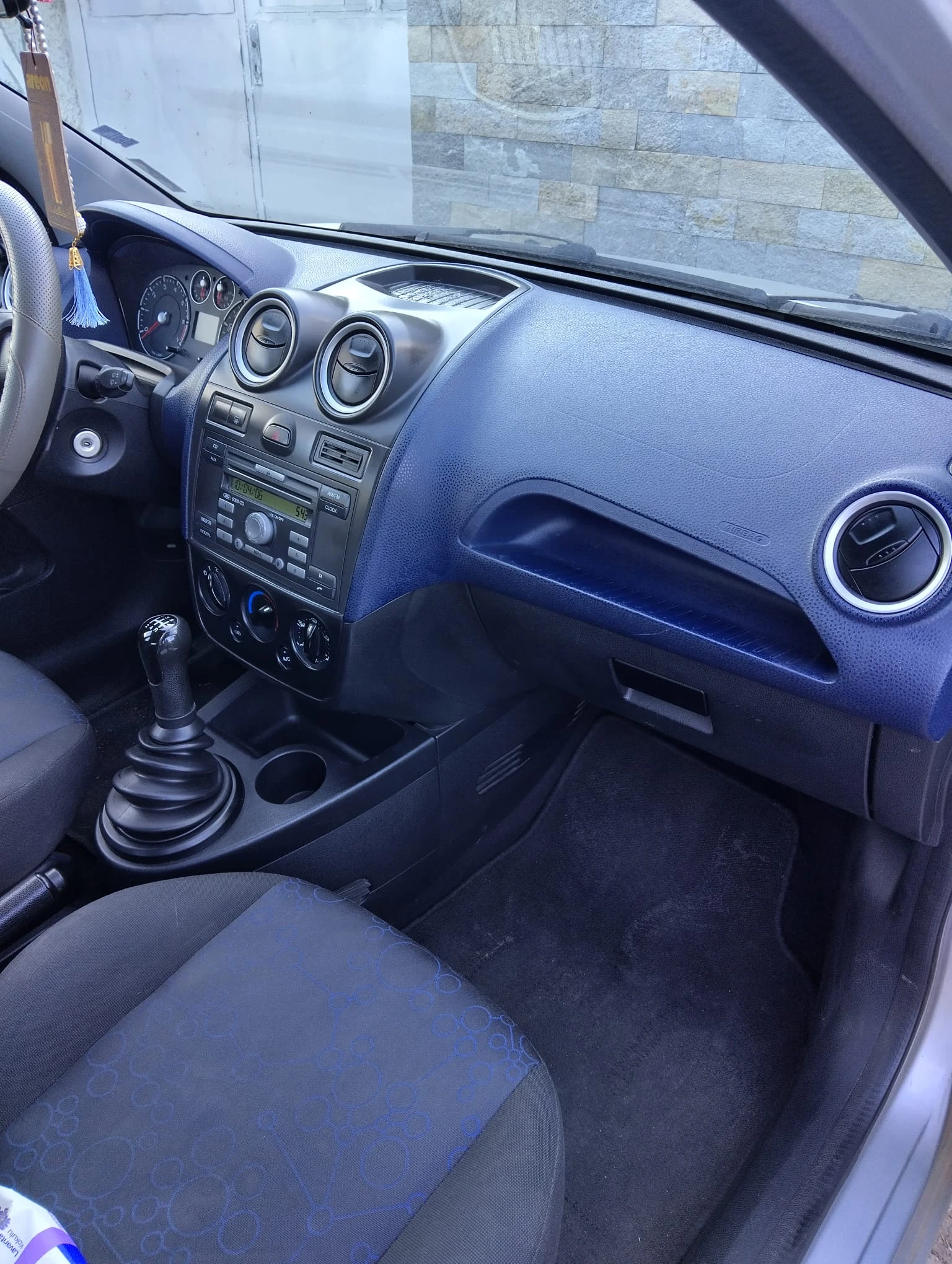 Ford Fiesta 1.3i, снимка 5 - Автомобили и джипове - 54173263