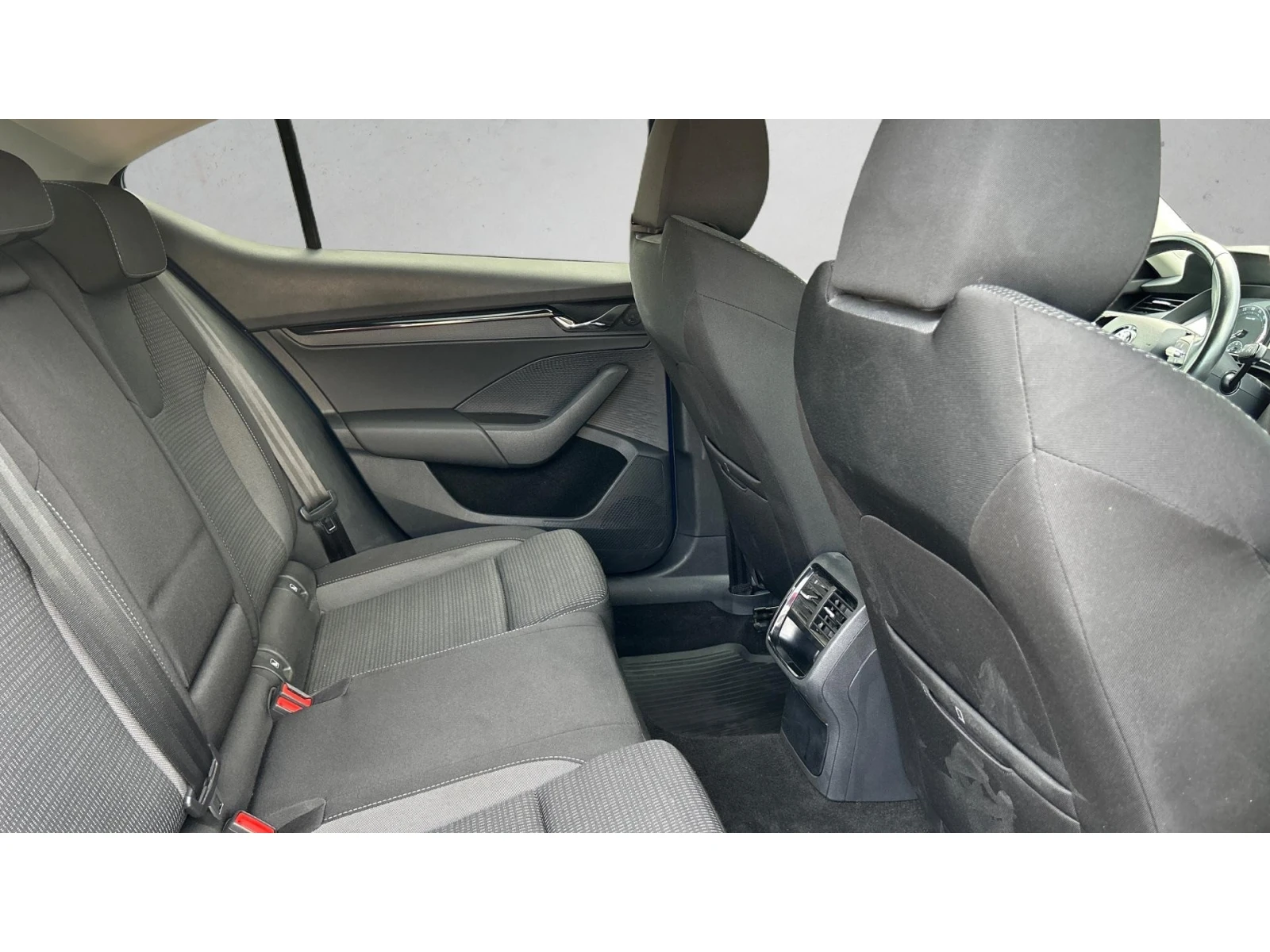 Skoda Octavia 2.0 TDi, Месечна вноска от 200  , снимка 7 - Автомобили и джипове - 54237566