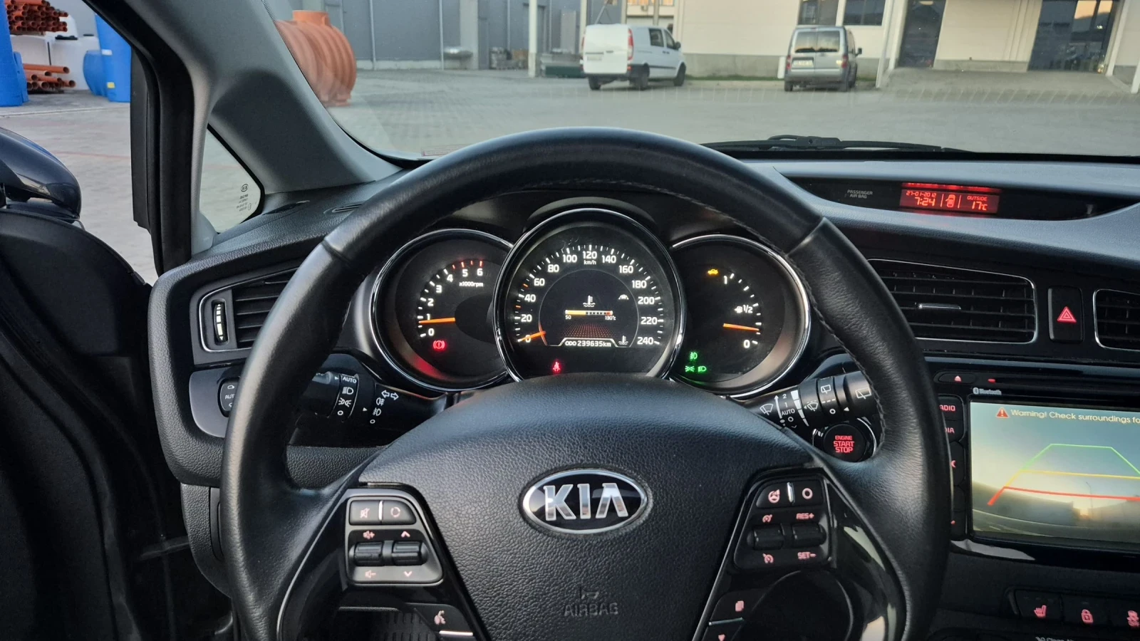 Kia Ceed Всички Екстри , снимка 14 - Автомобили и джипове - 54247705