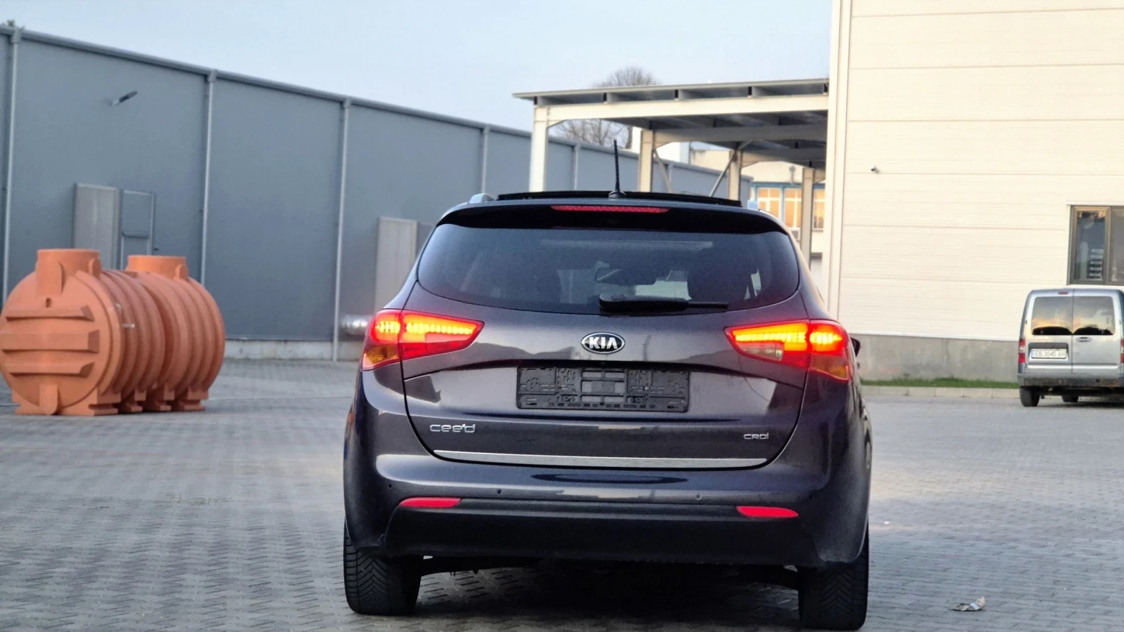 Kia Ceed Всички Екстри , снимка 5 - Автомобили и джипове - 54247705