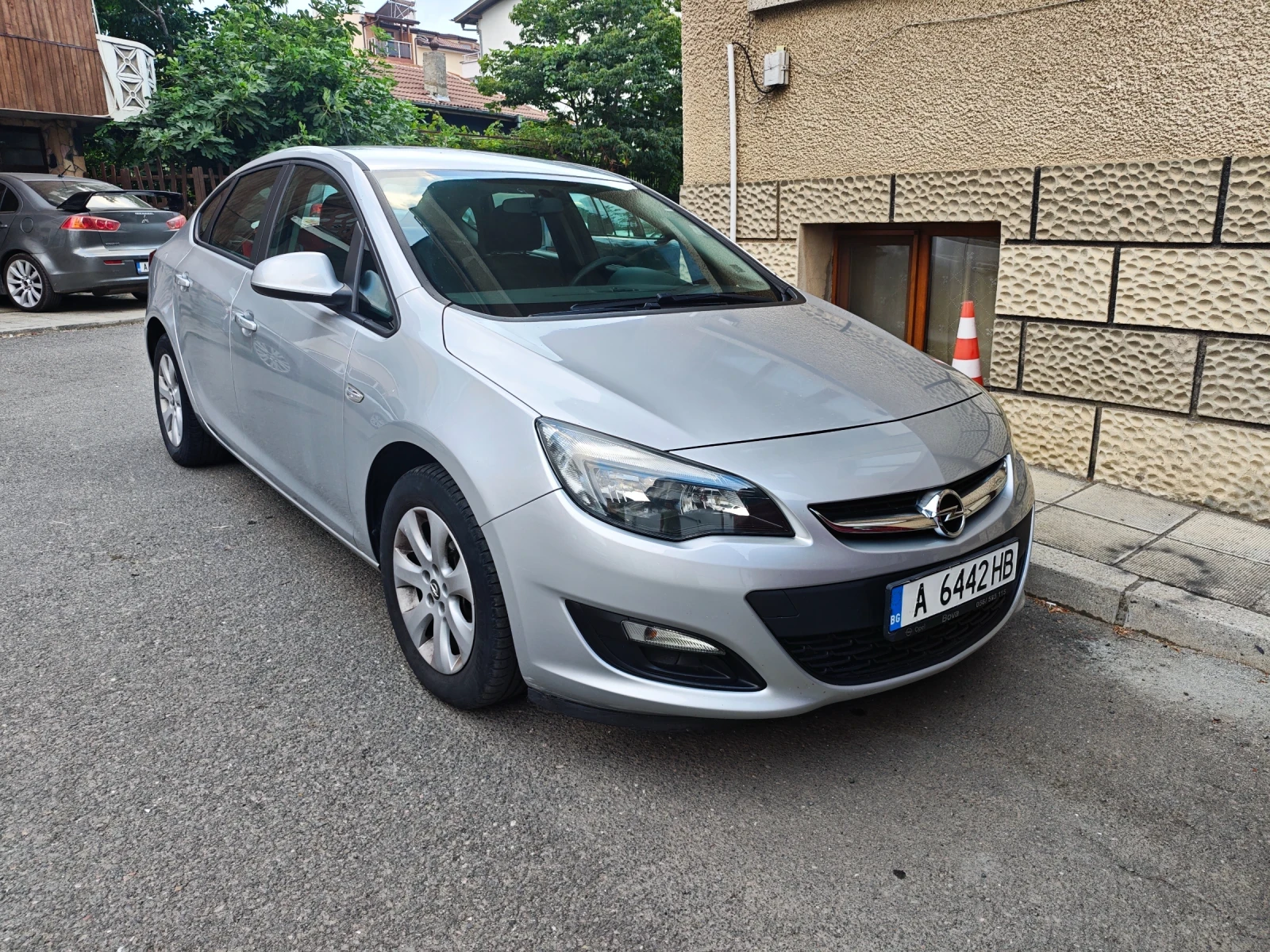 Opel Astra 1.4, снимка 8 - Автомобили и джипове - 55960280