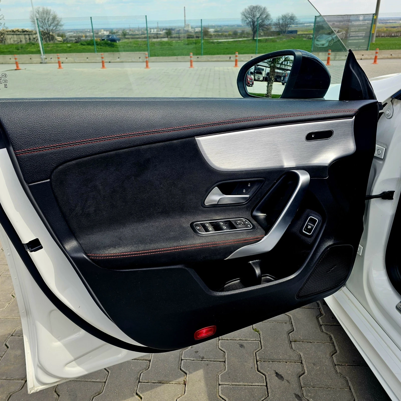 Mercedes-Benz CLA 220 AМG, снимка 11 - Автомобили и джипове - 54996748