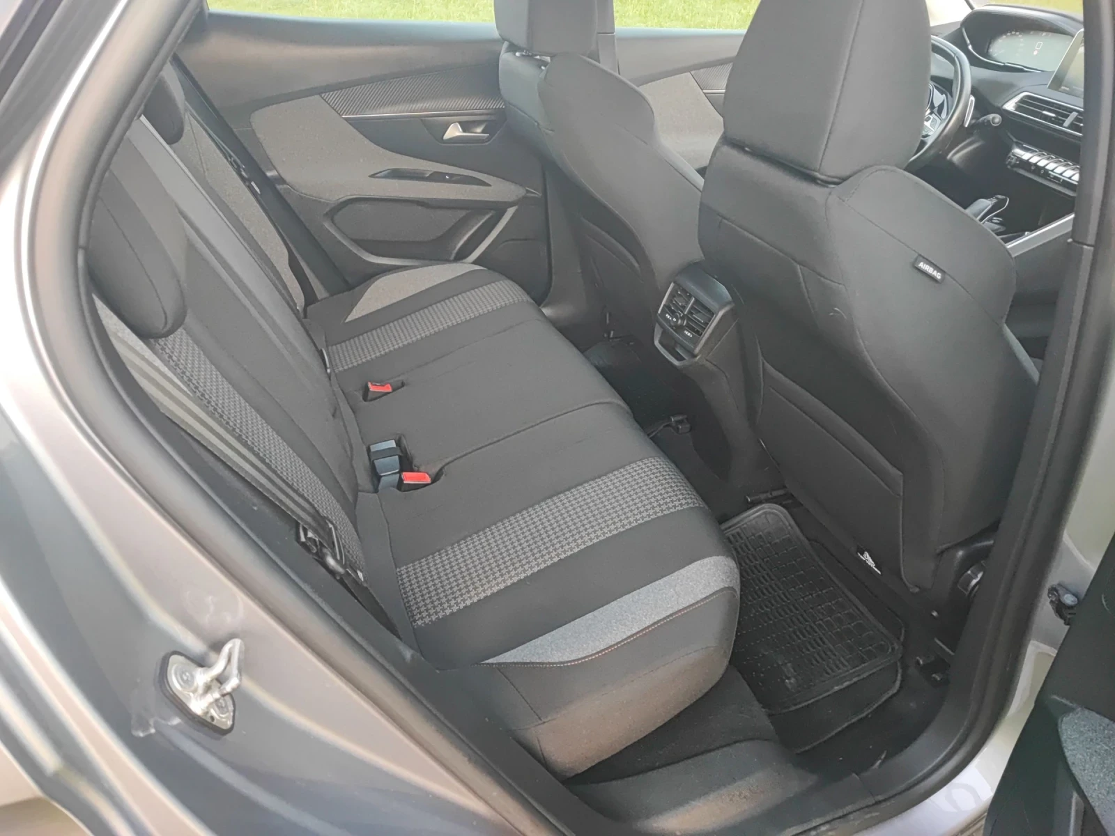 Peugeot 3008 1.5 HDI, снимка 9 - Автомобили и джипове - 55050830
