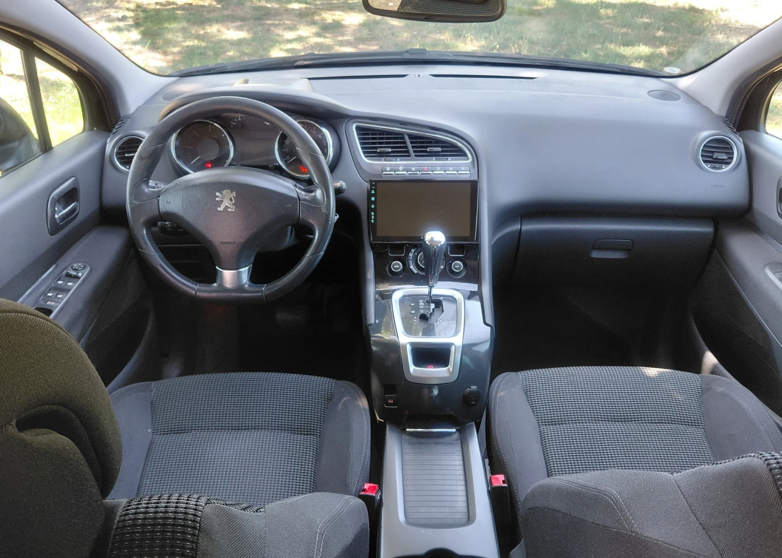 Peugeot 5008 2.0HDI/автоматик/панорама/нави/теглич, снимка 11 - Автомобили и джипове - 55081588