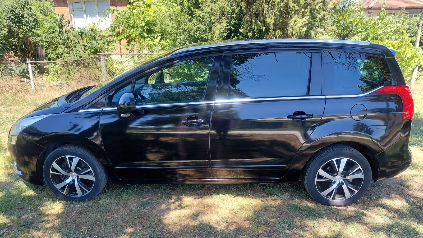 Peugeot 5008 2.0HDI/автоматик/панорама/нави/теглич, снимка 8 - Автомобили и джипове - 55081588