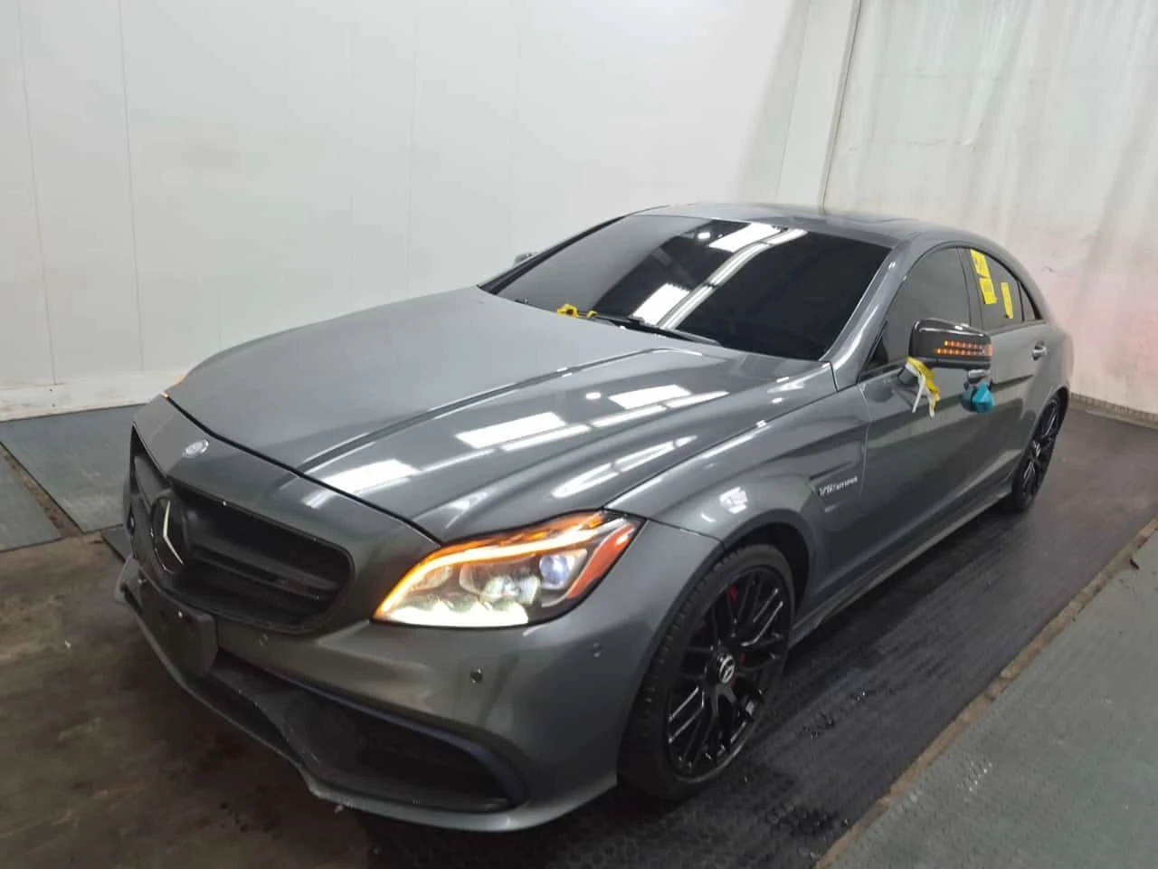 Mercedes-Benz CLS 63 AMG * МАСАЖИ * ДИСТРОНИК * ОБДУХВАНЕ * 360 КАМ