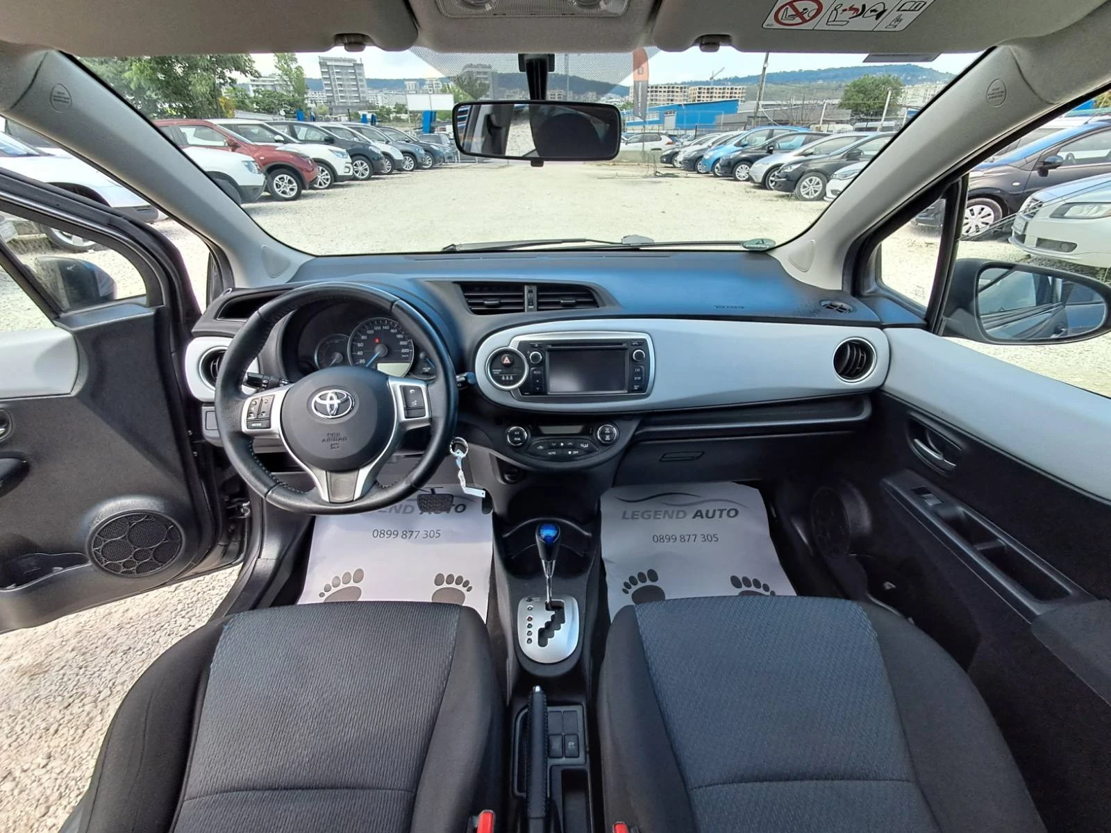 Toyota Yaris 1.5 HYBRID , снимка 11 - Автомобили и джипове - 55590785