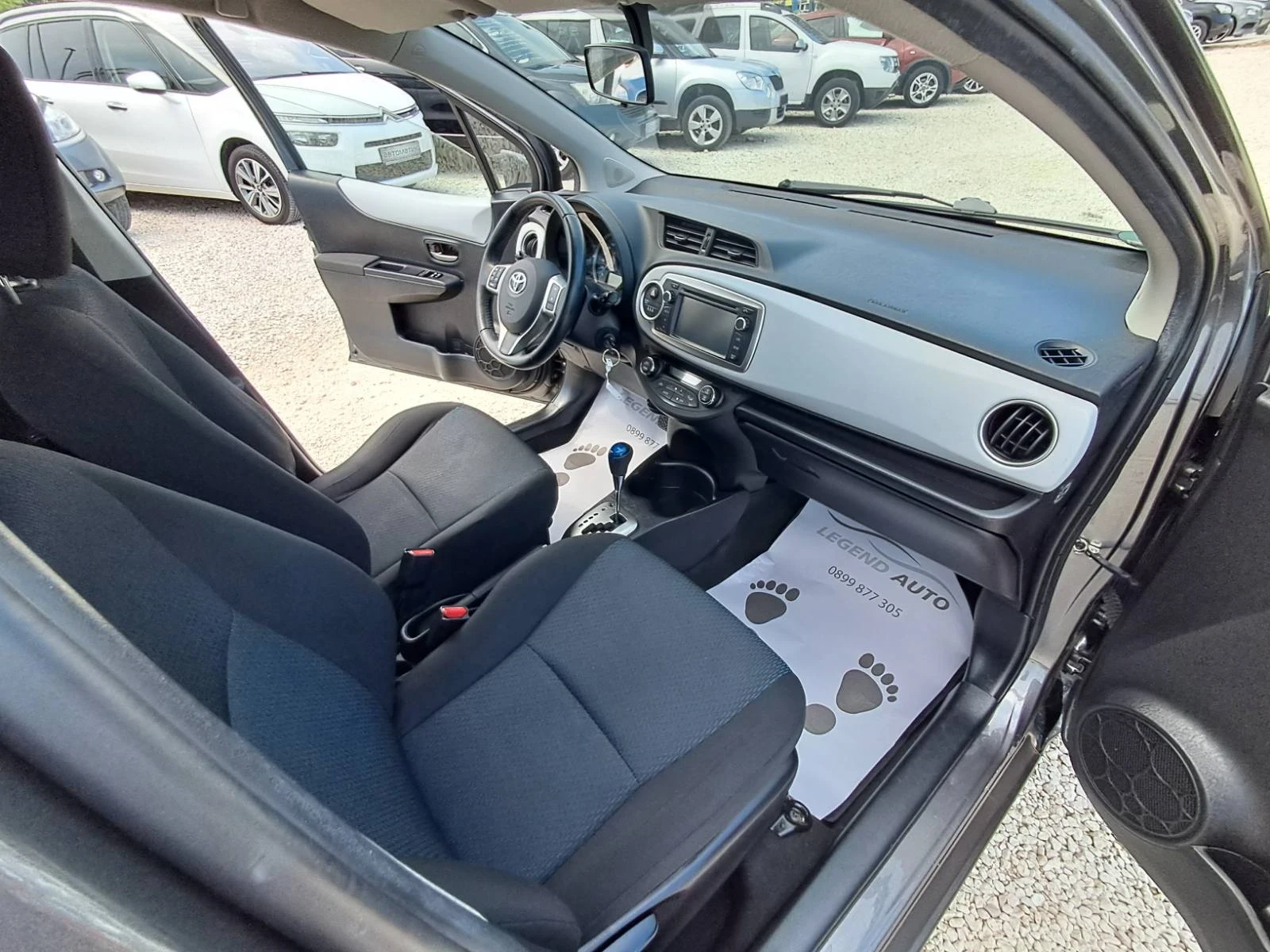 Toyota Yaris 1.5 HYBRID , снимка 12 - Автомобили и джипове - 55590785