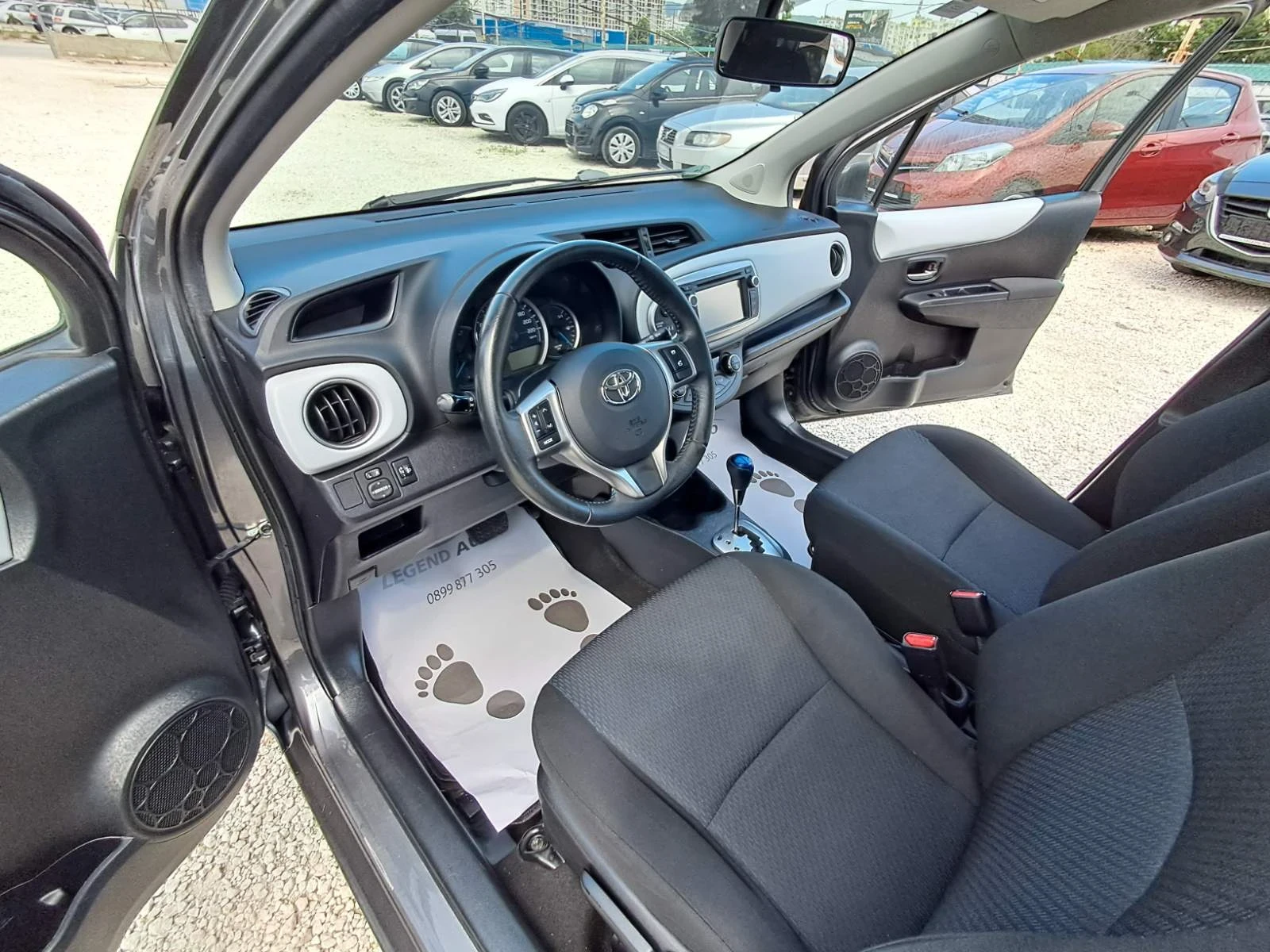 Toyota Yaris 1.5 HYBRID , снимка 9 - Автомобили и джипове - 55590785