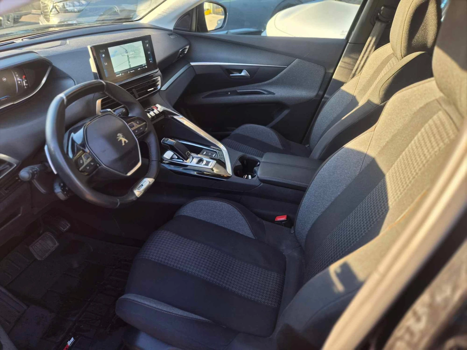 Peugeot 3008 1.5 GT LINE, снимка 8 - Автомобили и джипове - 55956782