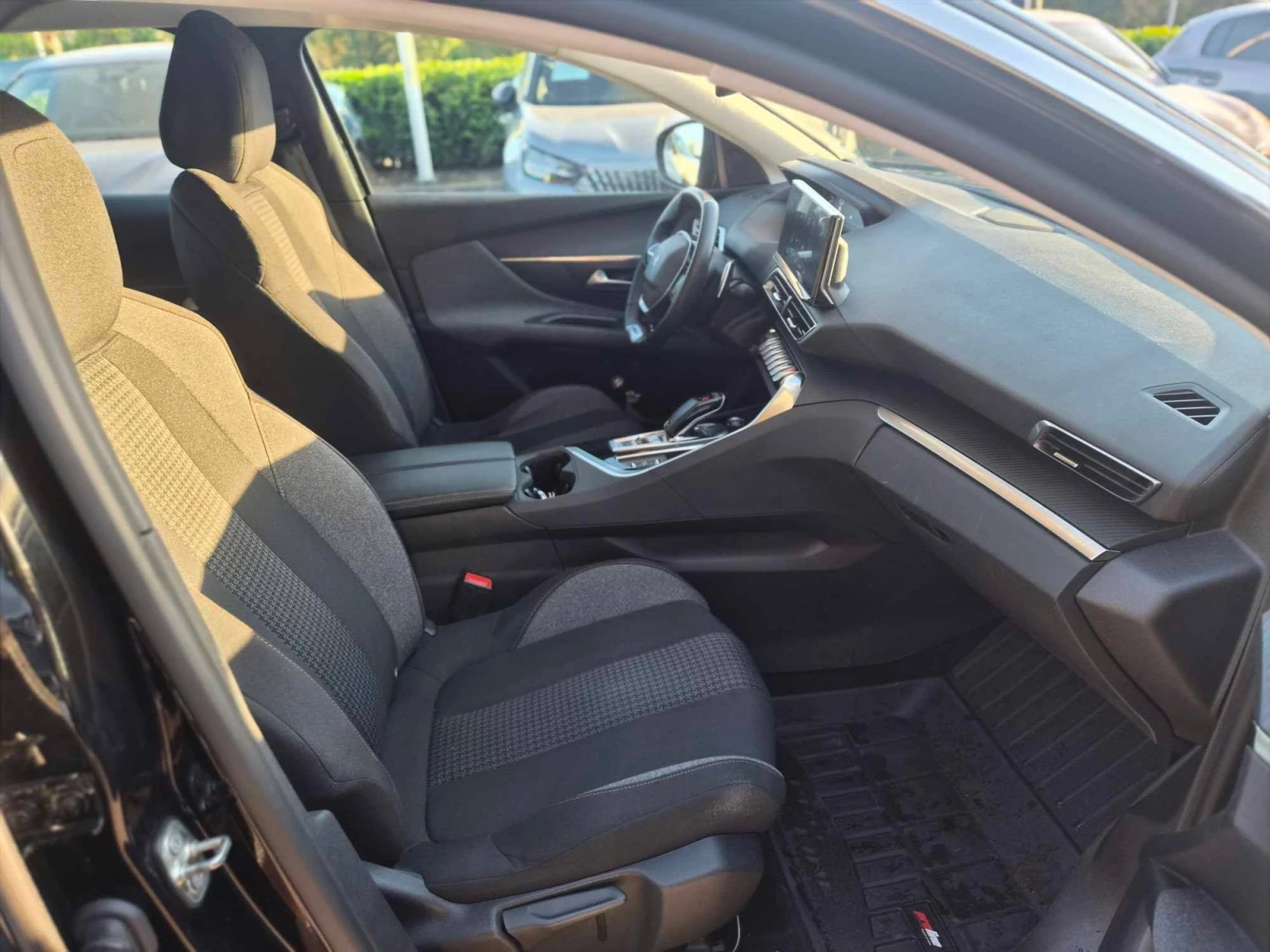 Peugeot 3008 1.5 GT LINE, снимка 9 - Автомобили и джипове - 55956782