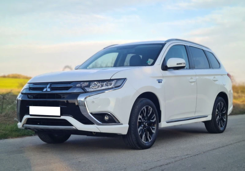 Mitsubishi Outlander PHEV Топ Състояние, снимка 15 - Автомобили и джипове - 45444629