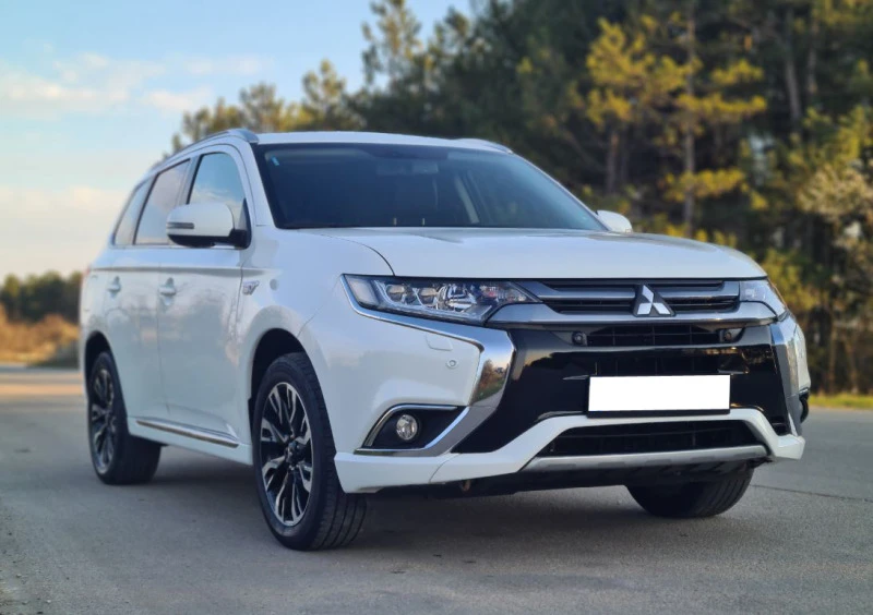 Mitsubishi Outlander PHEV Топ Състояние, снимка 1 - Автомобили и джипове - 45444629