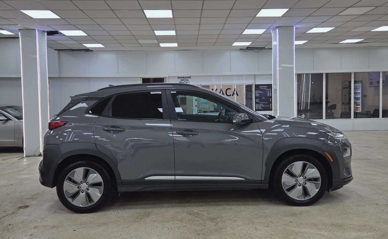 Hyundai Kona 64KWh/Premium/Blue Link, снимка 5 - Автомобили и джипове - 53990062