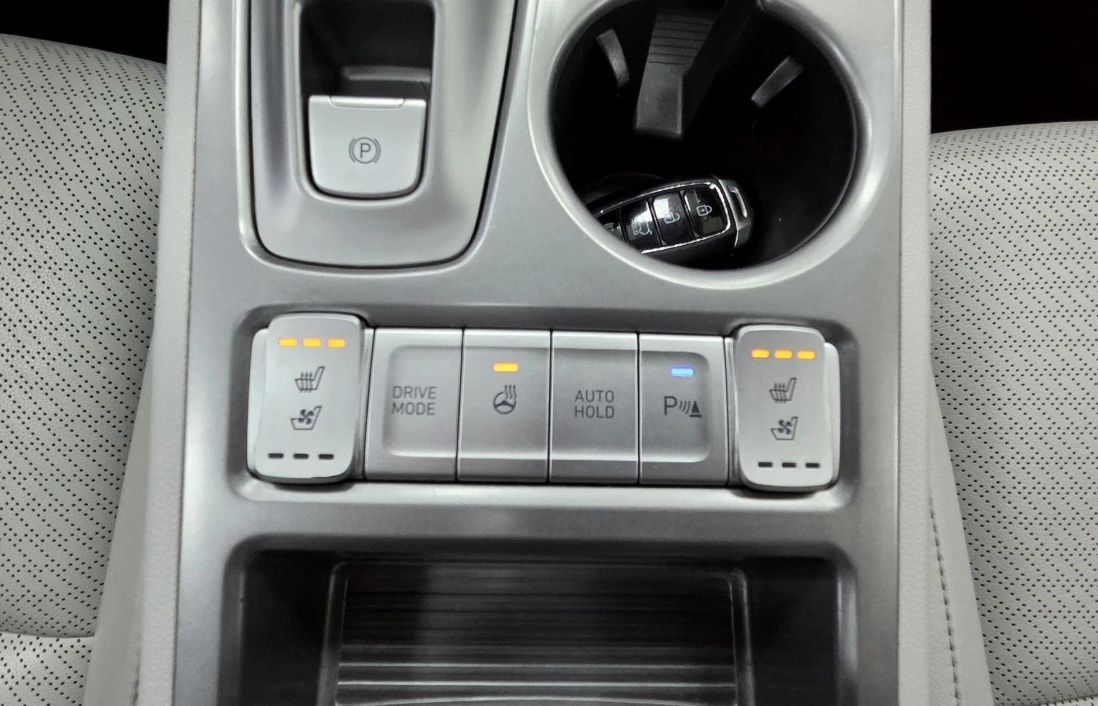 Hyundai Kona 64KWh/Premium/Blue Link, снимка 15 - Автомобили и джипове - 53990062