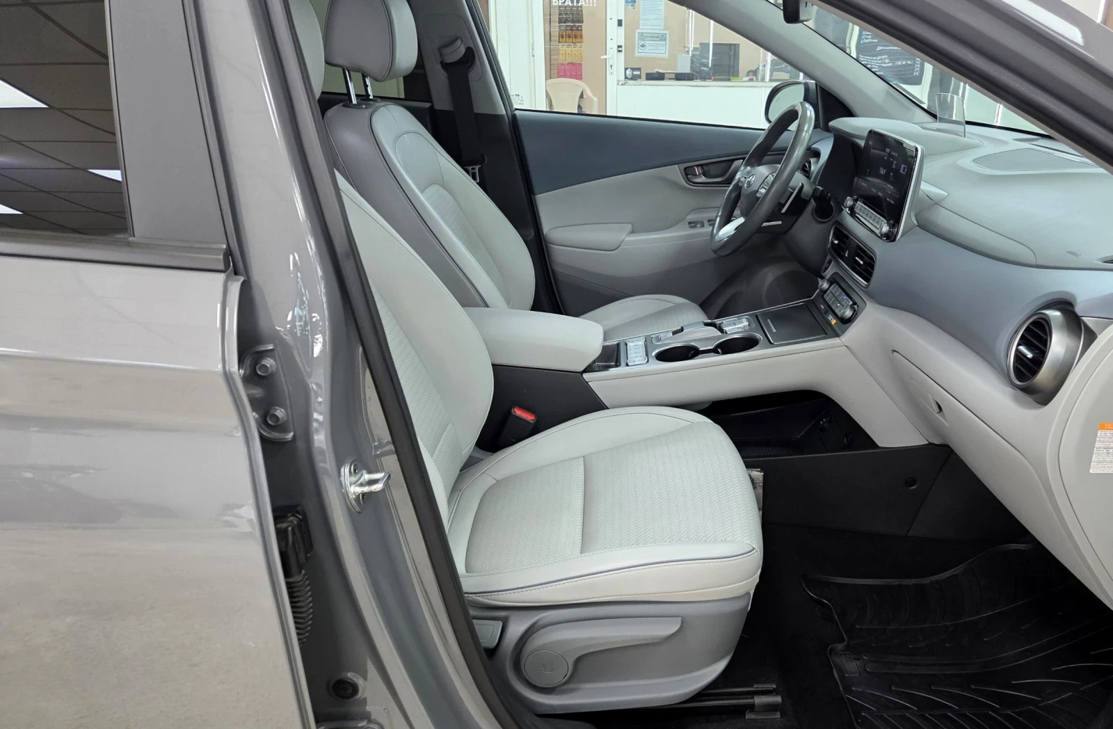 Hyundai Kona 64KWh/Premium/Blue Link, снимка 11 - Автомобили и джипове - 53990062