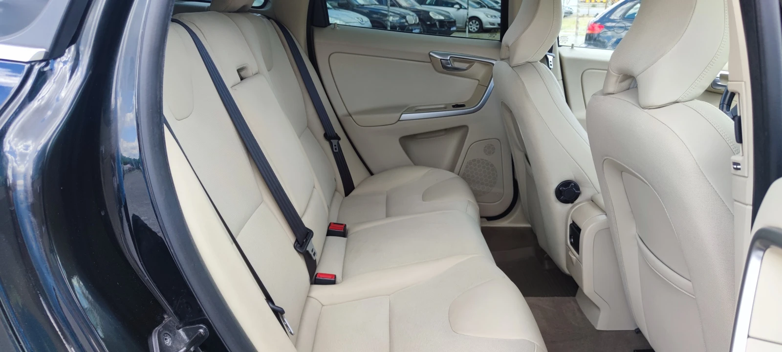 Volvo XC60 2.4D AWD 185k.c, снимка 10 - Автомобили и джипове - 54771502