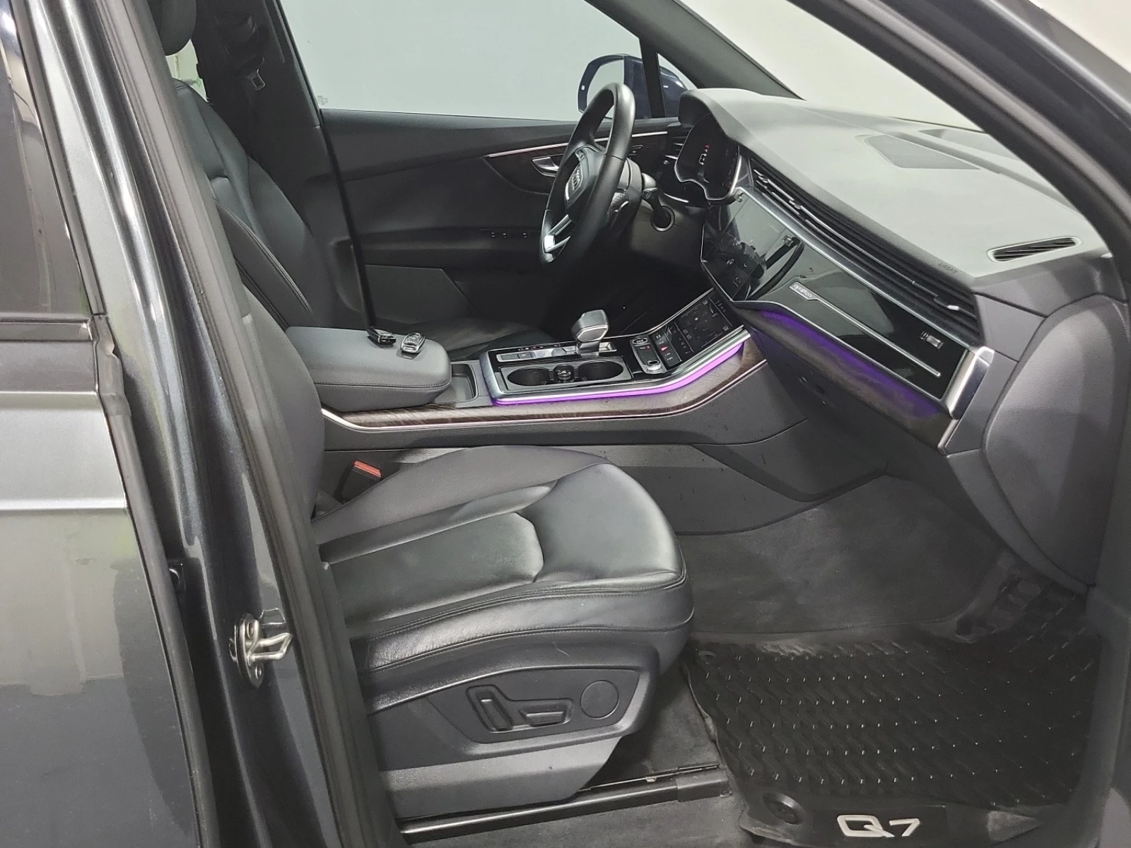Audi Q7 S LINE * 7 МЕСТА * АМБИЕНТ * CARFAX * , снимка 10 - Автомобили и джипове - 55122516