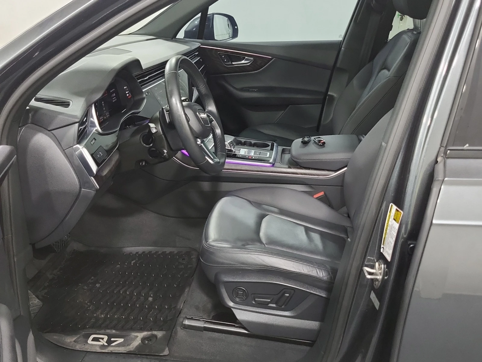 Audi Q7 S LINE * 7 МЕСТА * АМБИЕНТ * CARFAX * , снимка 5 - Автомобили и джипове - 55122516