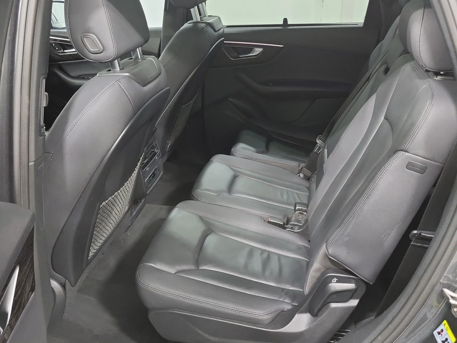 Audi Q7 S LINE * 7 МЕСТА * АМБИЕНТ * CARFAX * , снимка 11 - Автомобили и джипове - 55122516