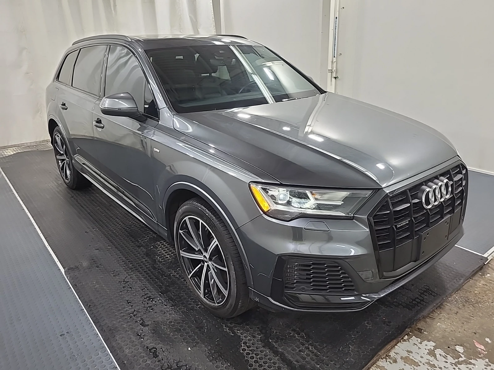Audi Q7 S LINE * 7 МЕСТА * АМБИЕНТ * CARFAX * , снимка 2 - Автомобили и джипове - 55122516