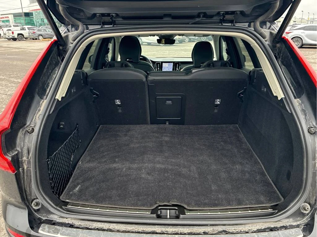 Volvo XC60 Recharge T8 eAWD PHEV Plus Dark Theme * CARFAX, снимка 11 - Автомобили и джипове - 55524463