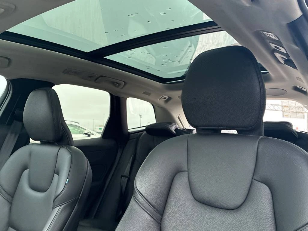 Volvo XC60 Recharge T8 eAWD PHEV Plus Dark Theme * CARFAX, снимка 9 - Автомобили и джипове - 55524463