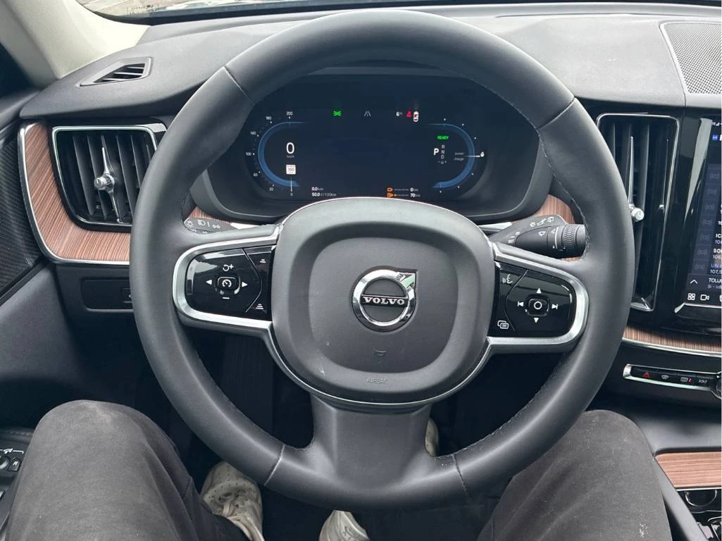 Volvo XC60 Recharge T8 eAWD PHEV Plus Dark Theme * CARFAX, снимка 6 - Автомобили и джипове - 55524463