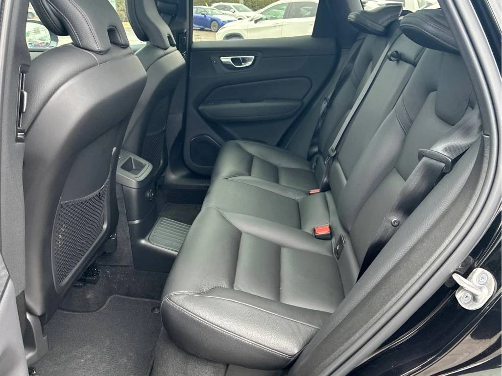 Volvo XC60 Recharge T8 eAWD PHEV Plus Dark Theme * CARFAX, снимка 10 - Автомобили и джипове - 55524463