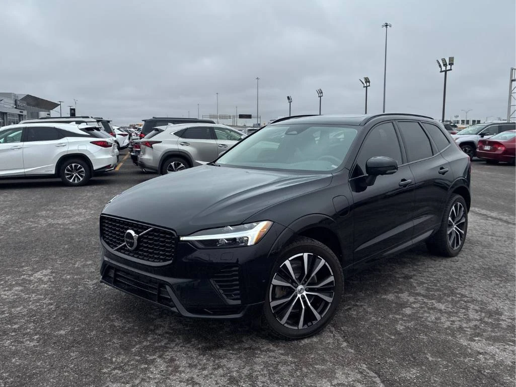 Volvo XC60 Recharge T8 eAWD PHEV Plus Dark Theme * CARFAX