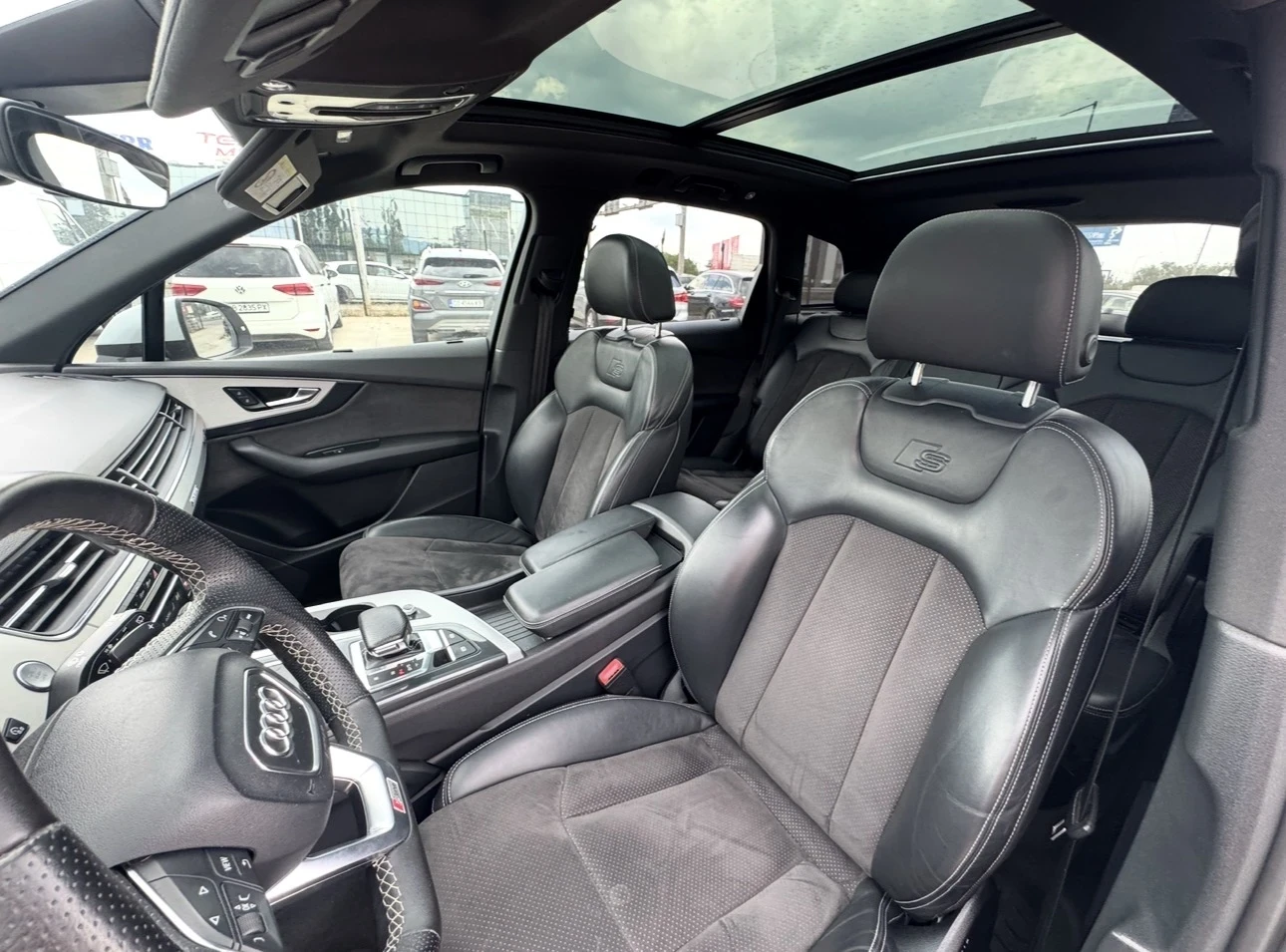 Audi Q7 S Line / ПАНОРАМА / DISTRONIC / 7 МЕСТА / ПОДГРЕВ , снимка 11 - Автомобили и джипове - 55598530