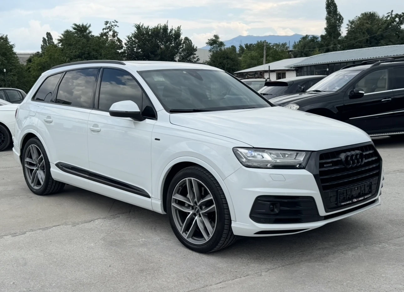Audi Q7 S Line / ПАНОРАМА / DISTRONIC / 7 МЕСТА / ПОДГРЕВ 