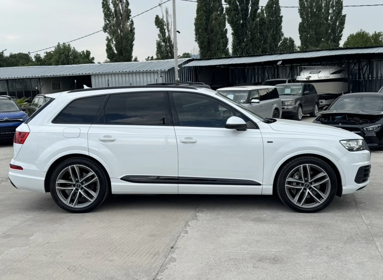 Audi Q7 S Line / ПАНОРАМА / DISTRONIC / 7 МЕСТА / ПОДГРЕВ , снимка 4 - Автомобили и джипове - 55598530