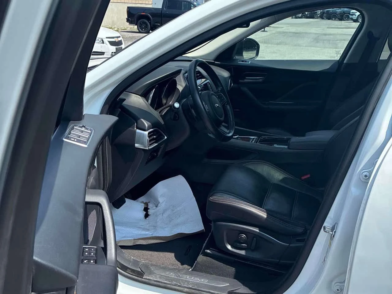 Jaguar F-PACE  35t Prestige / КОЖА / ЗАДНА КАМЕРА , снимка 7 - Автомобили и джипове - 55615733