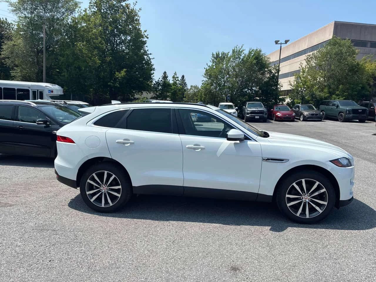 Jaguar F-PACE  35t Prestige / КОЖА / ЗАДНА КАМЕРА , снимка 4 - Автомобили и джипове - 55615733