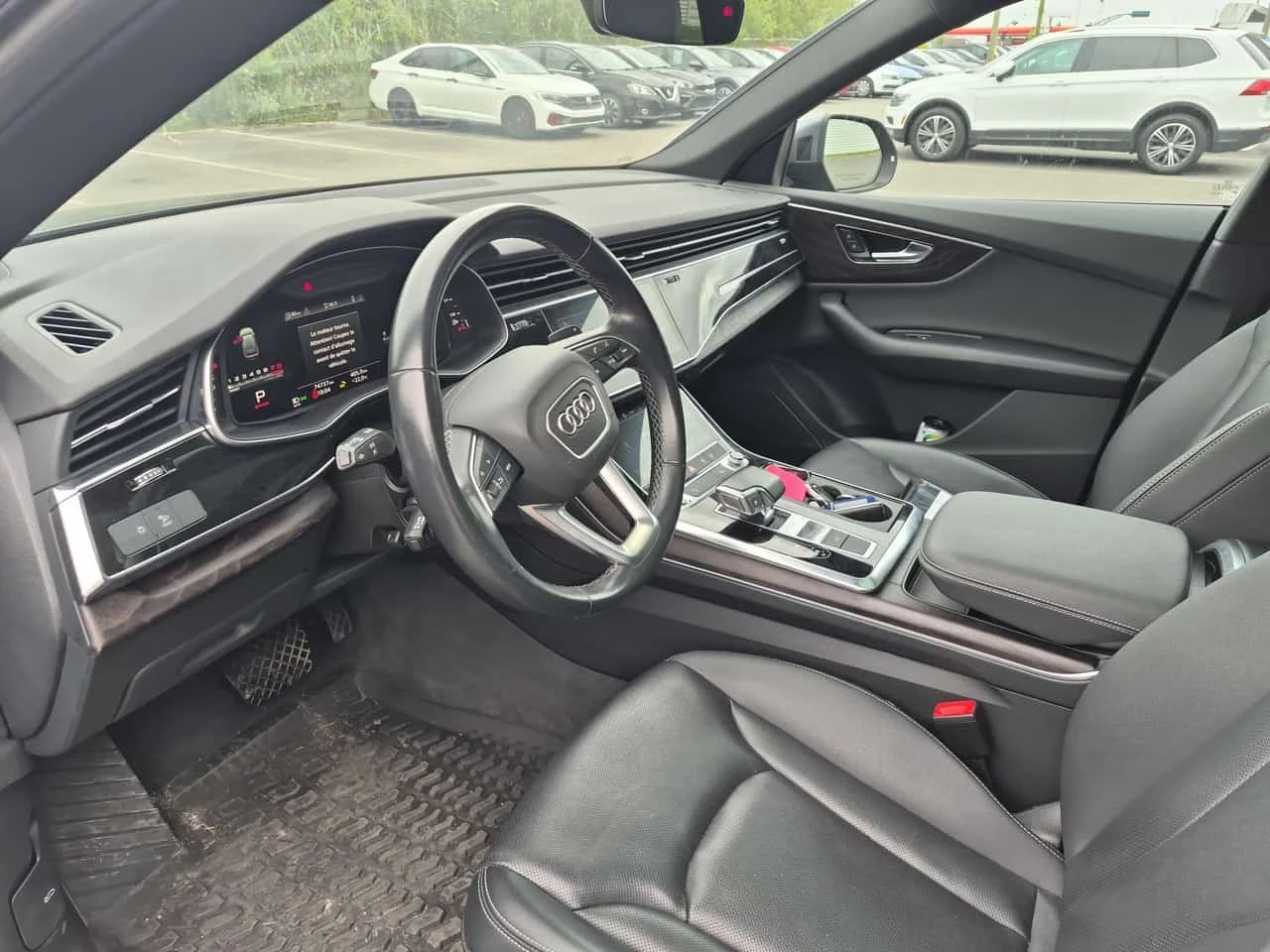 Audi Q8  PROGRESSIV / ДИСТРОНИК / АВТОКРЕДИТ , снимка 7 - Автомобили и джипове - 56256396