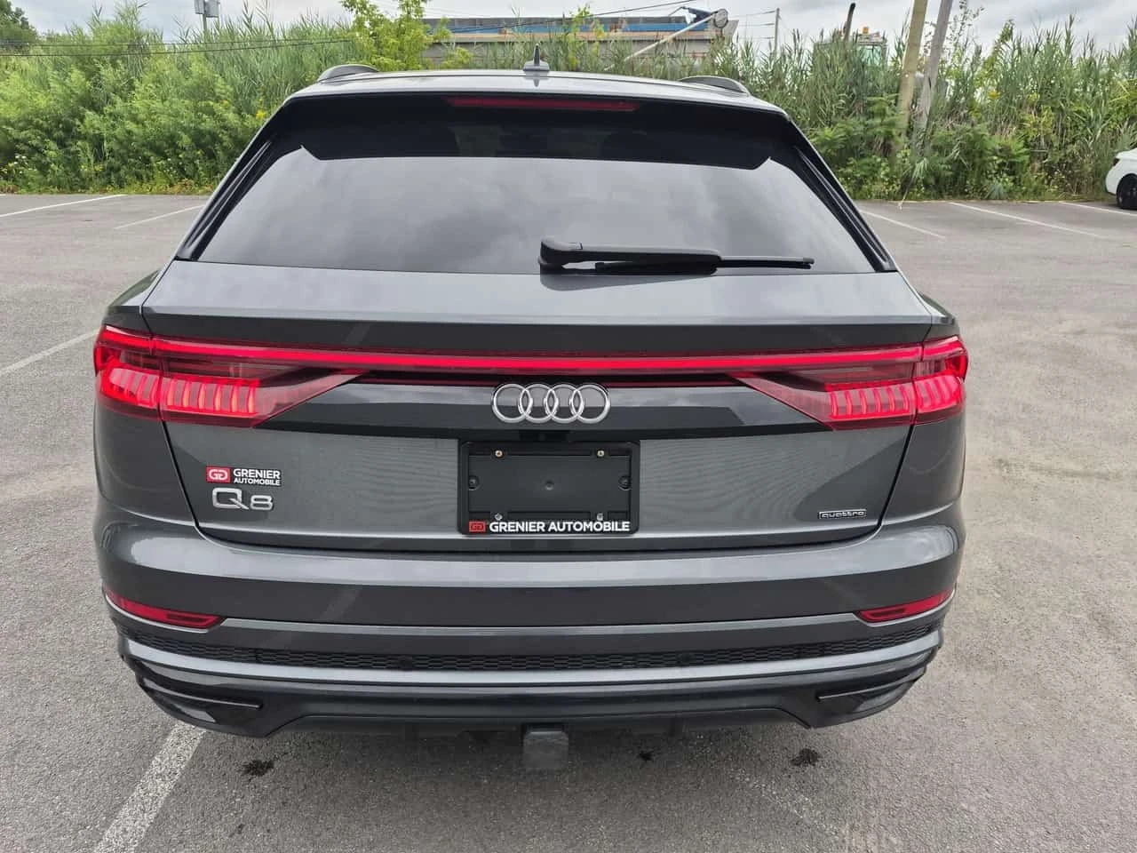 Audi Q8  PROGRESSIV / ДИСТРОНИК / АВТОКРЕДИТ , снимка 4 - Автомобили и джипове - 56256396