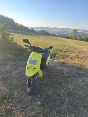 Piaggio Typhoon Скутера е изрияден палиш и краш  | Auto.bg — изображение 2