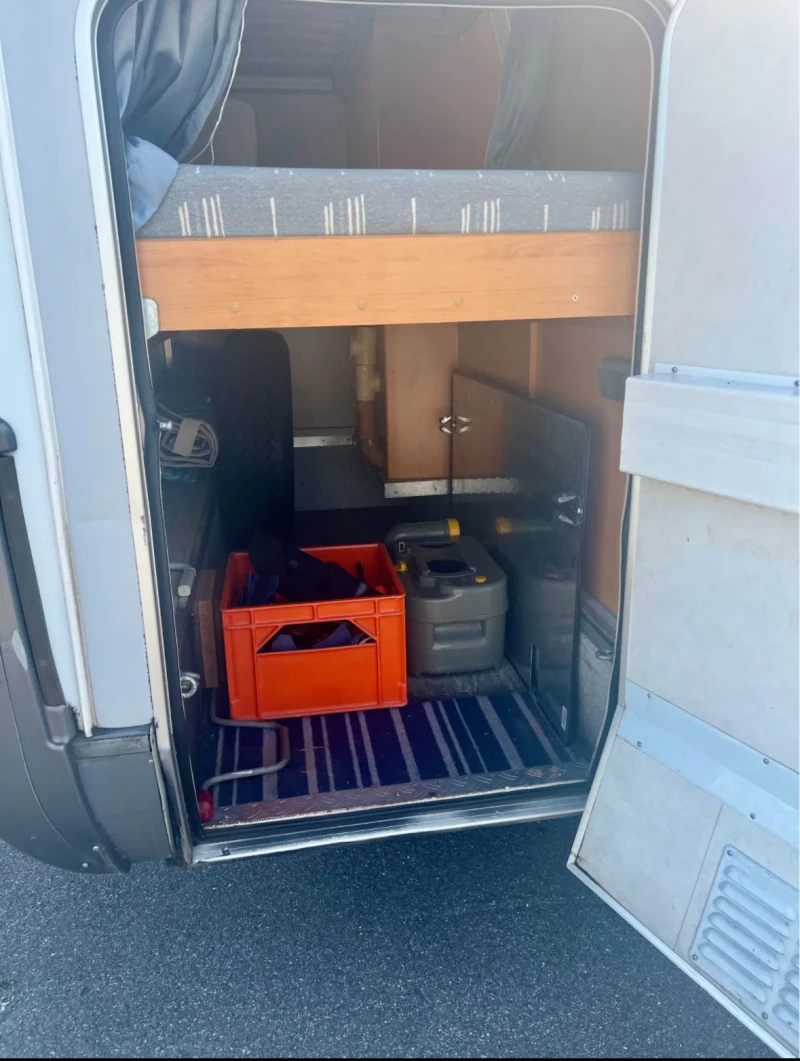 Кемпер HYMER / ERIBA C 524/Fiat 2.8JTD/Солари/Инвр./ТВ/ Швейцария, снимка 17 - Каравани и кемпери - 52703066