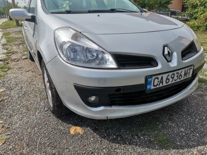 Renault Clio, снимка 2 - Автомобили и джипове - 47245664