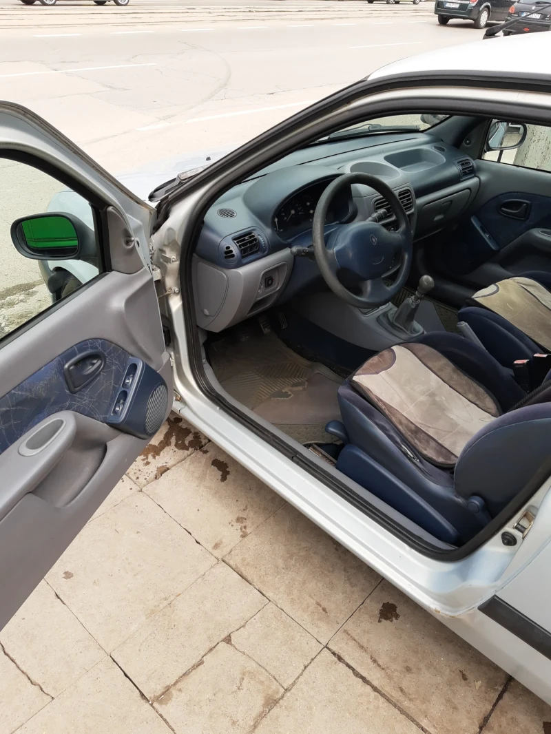 Renault Clio 1.6 бензин/газ, снимка 6 - Автомобили и джипове - 47833621