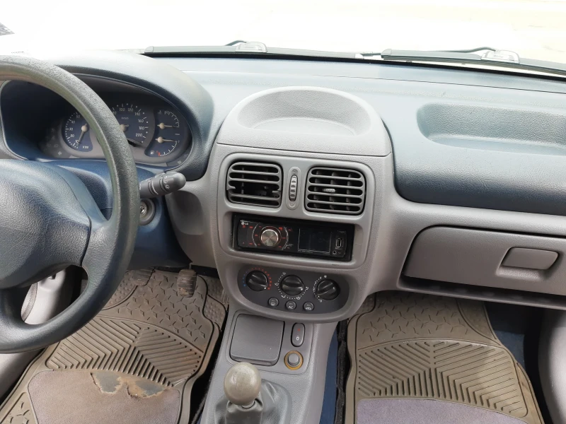 Renault Clio 1.6 бензин/газ, снимка 8 - Автомобили и джипове - 47833621