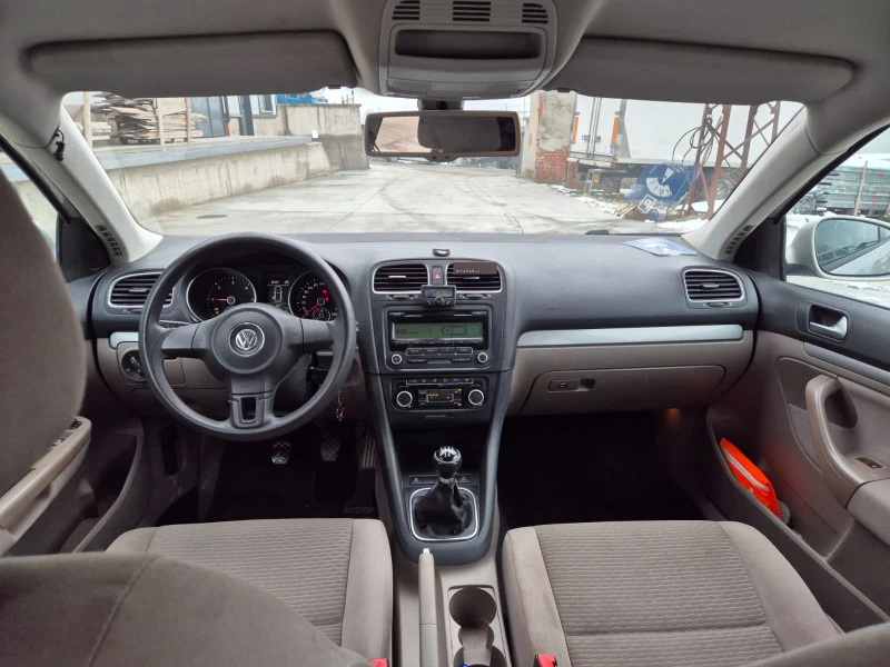 VW Golf 1.6D, снимка 8 - Автомобили и джипове - 48718320